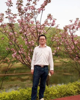 李先生