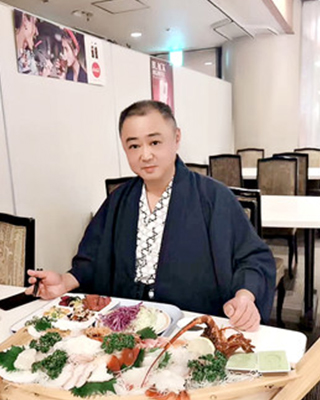 周先生