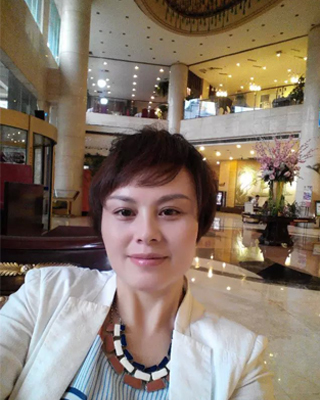 潘女士