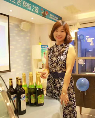 鄧女士