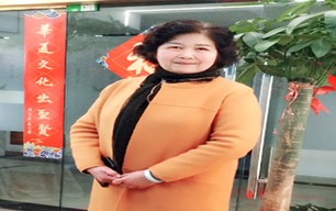 曾女士
