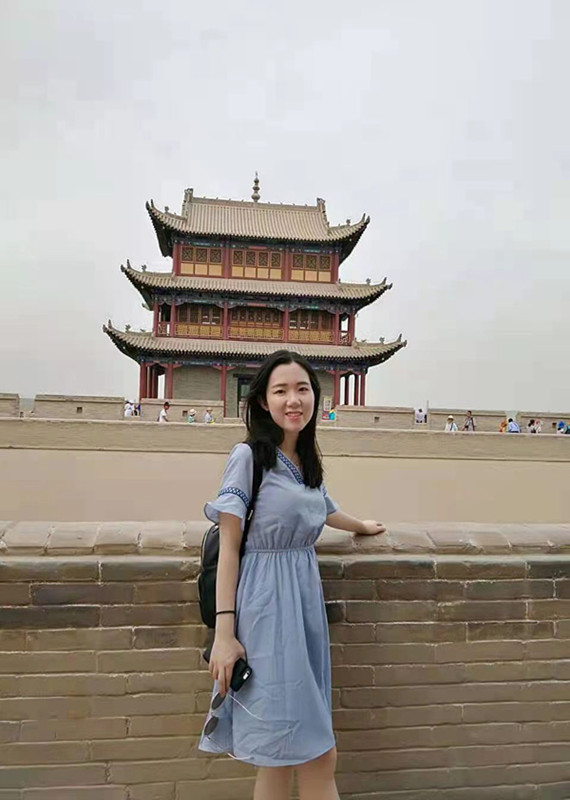黃小姐