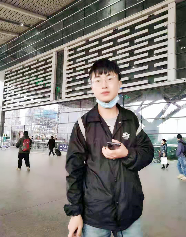 李先生97年