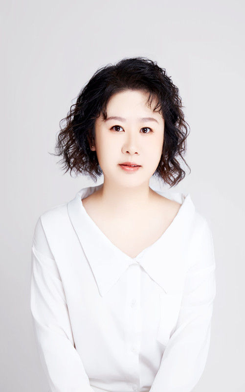 黃小姐