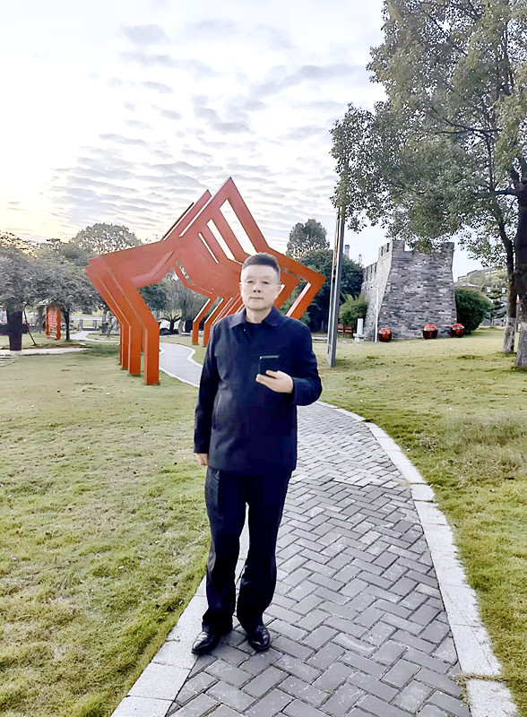 李先生