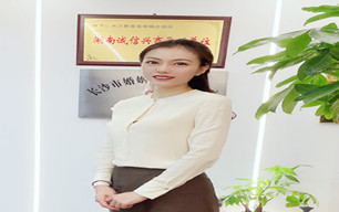 張女士