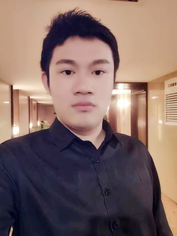 譚先生