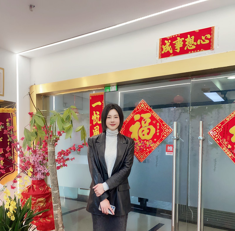 李女士