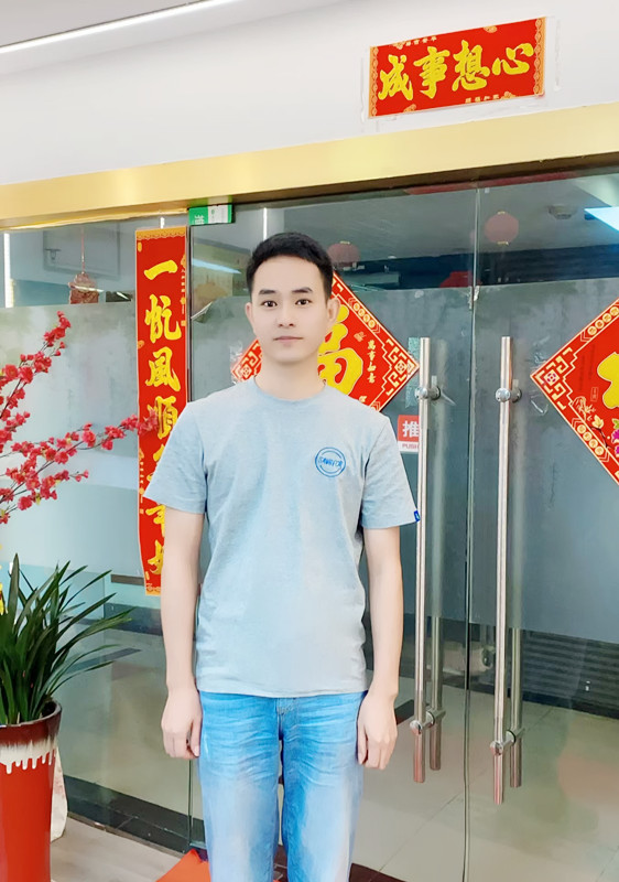 李先生