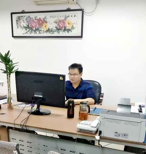 李先生